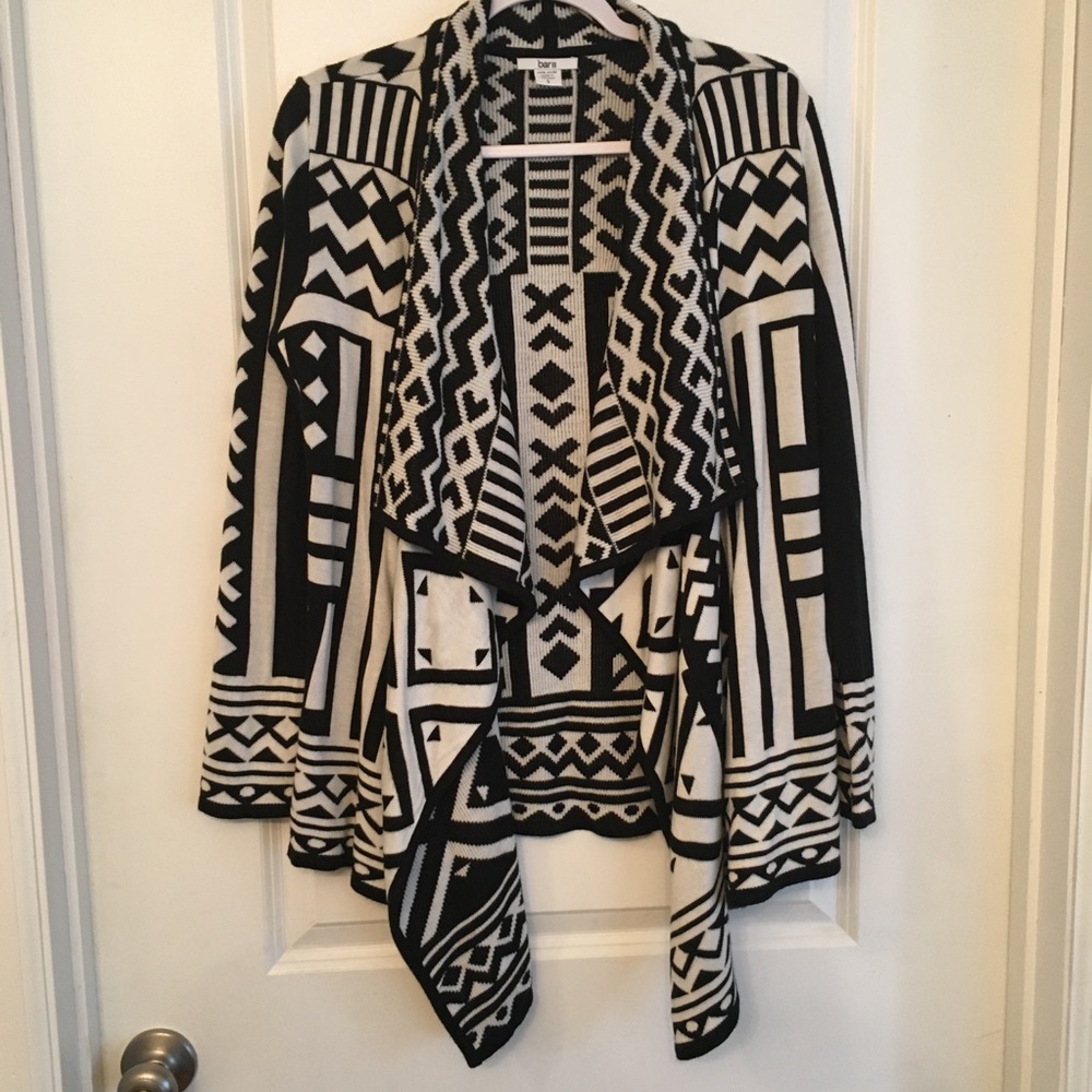 Bar lII black & white open cardigan size small